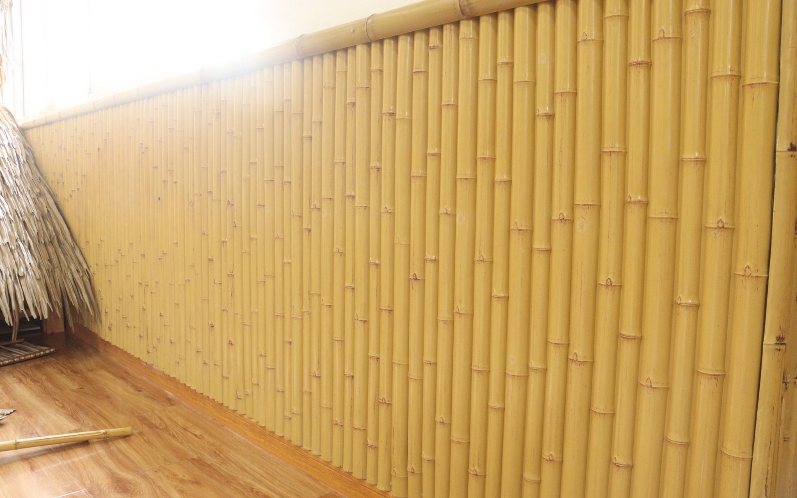 Dùng tre nhân tạo ốp tường